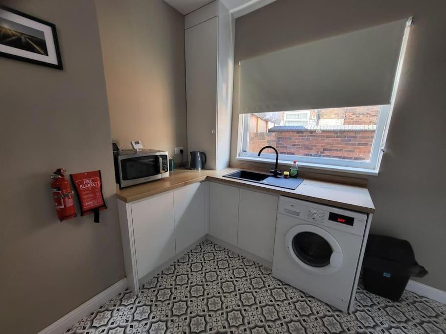 4 Bedroom House, 8 Min To City! Manchester Exteriér fotografie