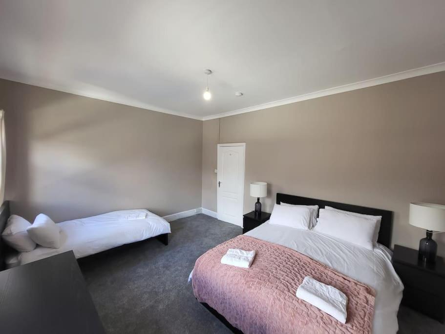 4 Bedroom House, 8 Min To City! Manchester Exteriér fotografie