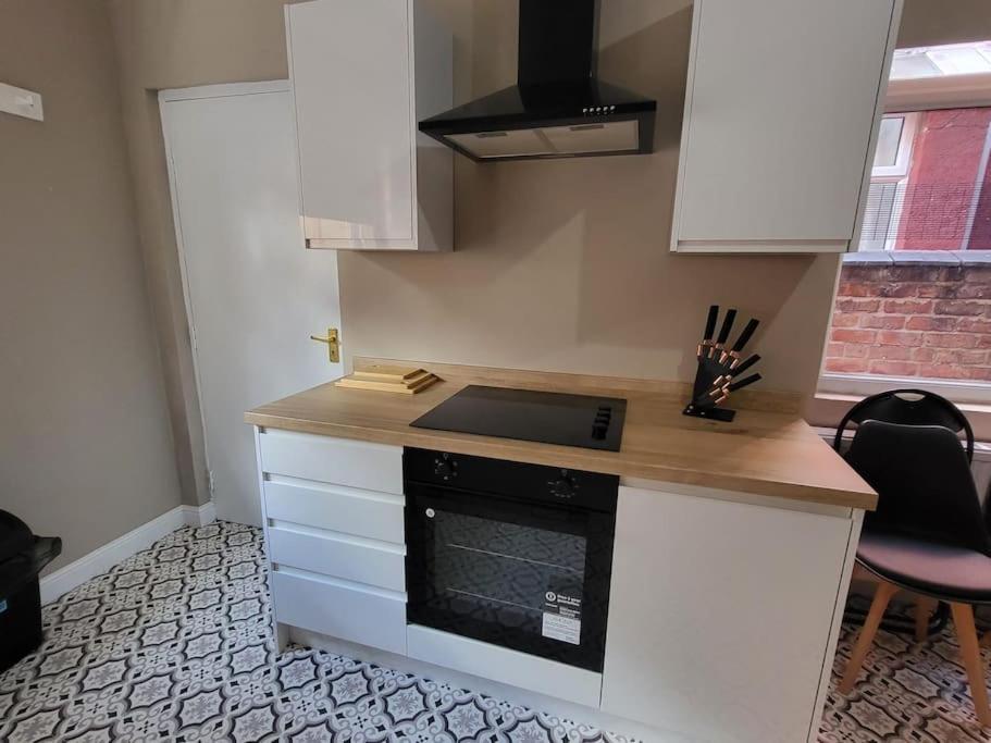 4 Bedroom House, 8 Min To City! Manchester Exteriér fotografie